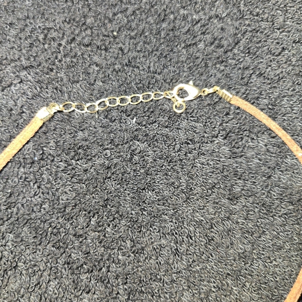 Free Press Tan Choker - Necklace with Turquoise Flower Pendant - Picture 3 of 3